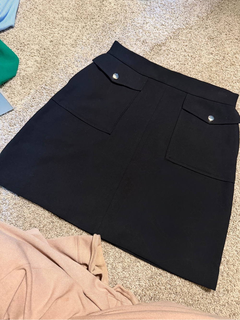 H&M Black Pocket Front A-Line Skirt